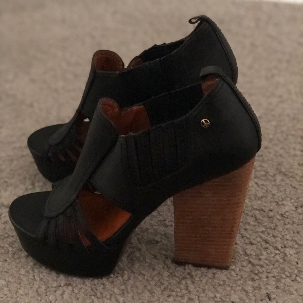 Lucky Brand Sandals